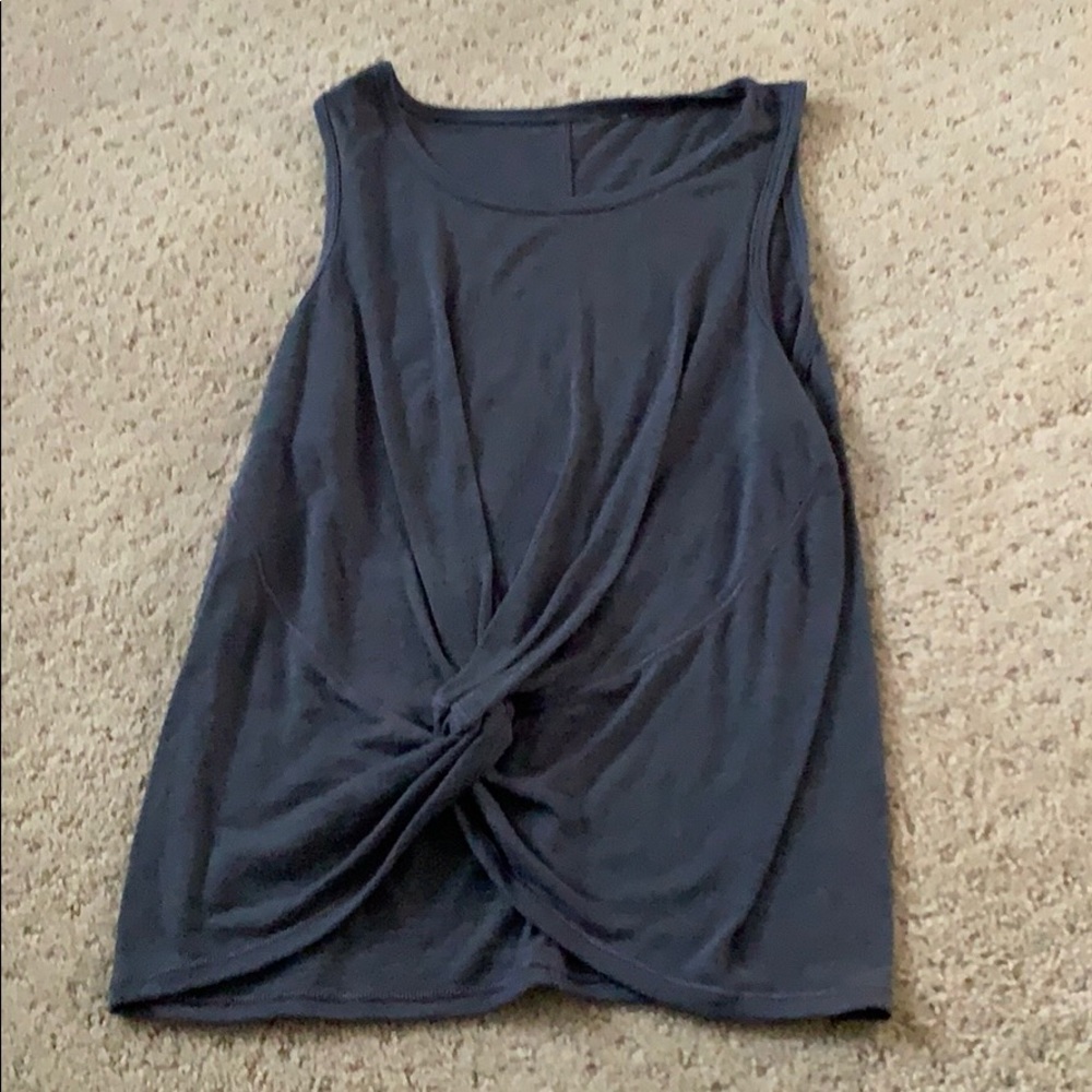 a lululemon workout shirt